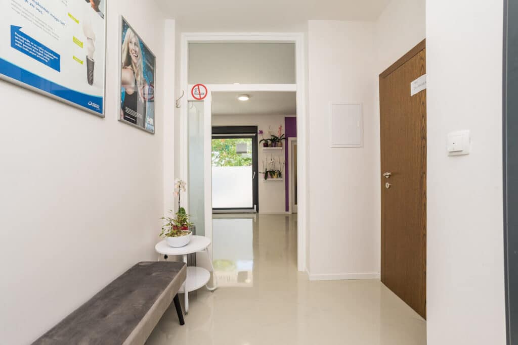 stomatoloska_ordinacija_dental_bartulov_natasa_privlaka_zubar_zubi_zadar_pro